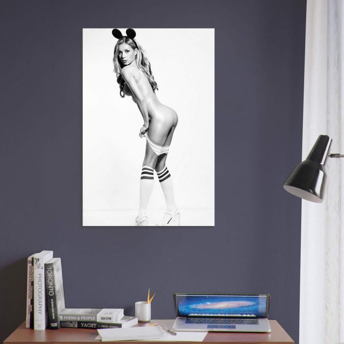 Frau Mickey Mouse-Outfit nackt, PlumaArt - Premium Kunst Fotos und Bilder
