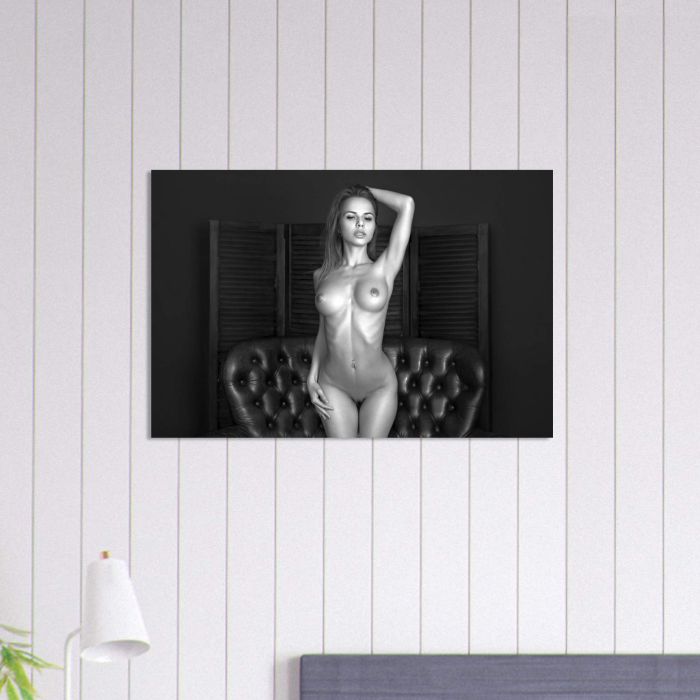 Nackte Frau auf Couch, PlumaArt - Premium Kunst Fotos und Bilder