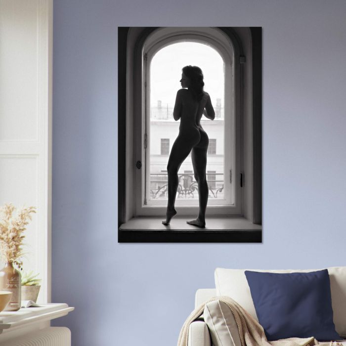 Nackte Frau am Fenster, PlumaArt - Premium Kunst Fotos und Bilder