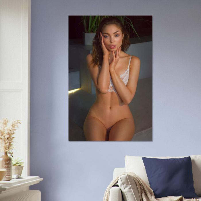 Frau in weißem BH-Top Fotografie, PlumaArt - Hochwertige erotische Kunst und Fotografie