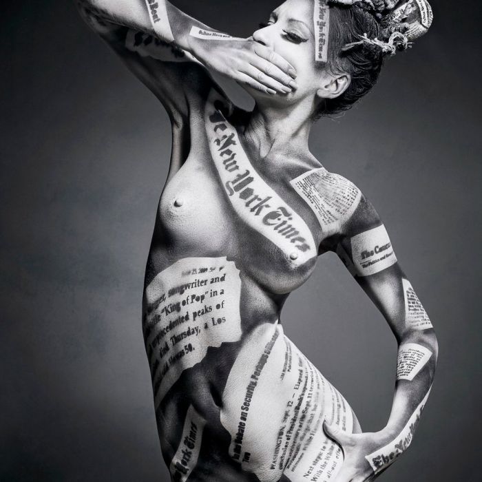 Tätowierte Frau, PlumaArt - Hochwertige erotische Kunst und Fotografie