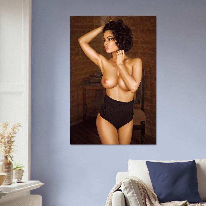 Frau im schwarzen Bikini Fotografie, PlumaArt - Hochwertige erotische Kunst und Fotografie