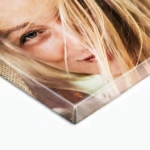 Frau in schwarzer Lingerie vor Spiegel, Reflexion in Eleganz 3870120, PlumaArt - Premium Kunst Fotos und Bilder
